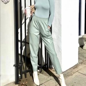 Fabletics - High-Waisted Vegan Leather Pant - XXL (14-16) - Dusty Garden